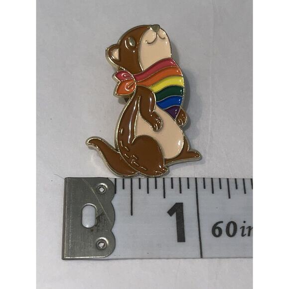 Gopher Rainbow Hanky Pin Brooch - Picture 1 of 3